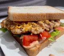 Сэндвич с куриной котлетой