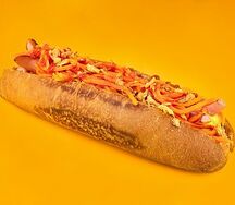 Хот дог с сосиской острый