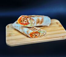 Большая шаурма с курицей в обычном лаваше