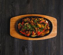 Сковородка с курицей 