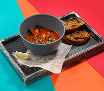 Томатный суп с морепродуктами