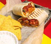 Буррито с курицей и начос