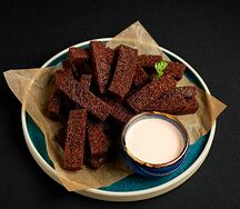 Чесночные гренки с сыром пармезан