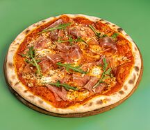 Пицца с прошутто и маскарпоне