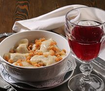 Вареники с квашеной капустой, со шкварками