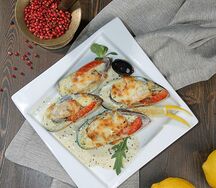 Мидии запеченные под итальянским соусом