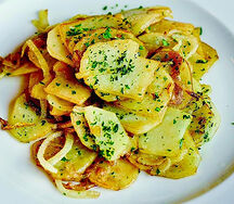 Картофель жареный с луком