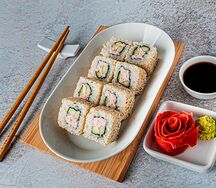 Ролл Калифорния с кунжутом