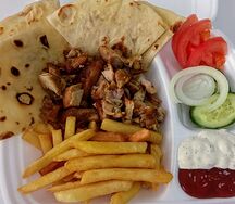 Гиросс на тарелке