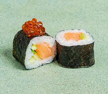 Хосомаки с подкопченным лососем