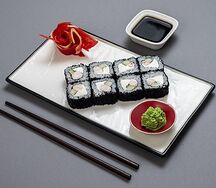 Калифорния с тигровыми креветками и сыром креметте