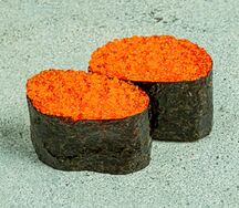 Гункан с икрой летучей рыбы