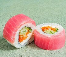 Ролл Филадельфия магуро тобико