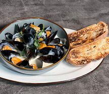 Мидии в сливочно-сырном соусе