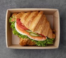 Круассан с семгой