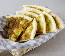 Чесночная лепешка