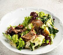 Теплый салат с телятиной и овощами