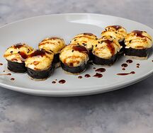 Мини-ролл с лососем Сяки-маки 