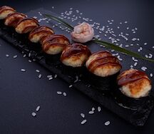 Запеченный ролл с креветкой