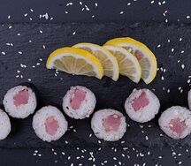 Ролл Магуро хосомаки