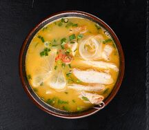 Суп Лакса с курицей