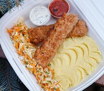 Люля-кебаб куриный с картофельным пюре и капустным салатом