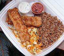 Люля-кебаб куриный с гречкой и капустным салатом