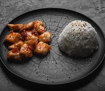 Рис с курицей в кисло-сладком соусе