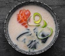 Сливочный суп с лососем