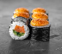 Острый маки с лососоем