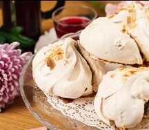 Безе кофейное с миндалём