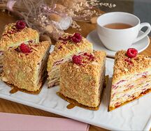 Наполеон Фисташка с малиной 