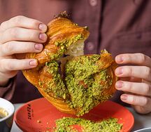 Даниш с фисташкой