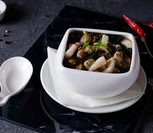 Острый суп с морепродуктами