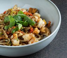 Рисовая лапша с морепродуктами