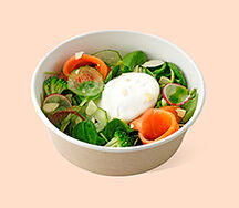 Салат с лососем и яйцом