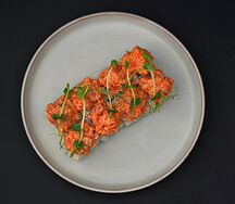 Тартар с креветками и авокадо