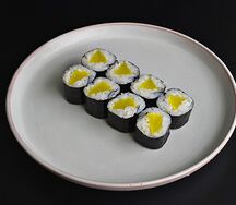 Ролл с такуаном