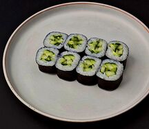 Ролл с огурцом