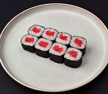 Ролл с тунцом