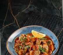 Мидии вонголе в соусе блю чиз