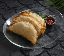 Чебуреки с мраморной телятиной