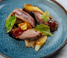 Утиная грудка с морковью конфи с соусом порто