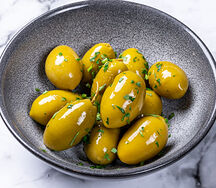 Гигантские маслины или оливки по-сицилийски