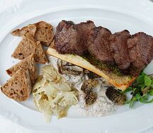 Кобб стейк на мозговой косточке