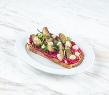 Сморреброд со шпротами