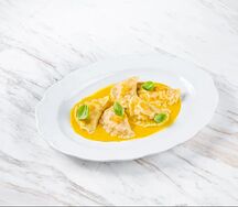 Вареники с камчатским крабом и щучьей икрой