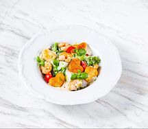 Салат сердечный Цезарь с креветками