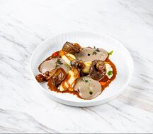 Телятина с шампиньонами и картофельным пюре