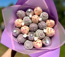 Букет из клубники в шоколаде Зефирные облака S (18-19 ягод)